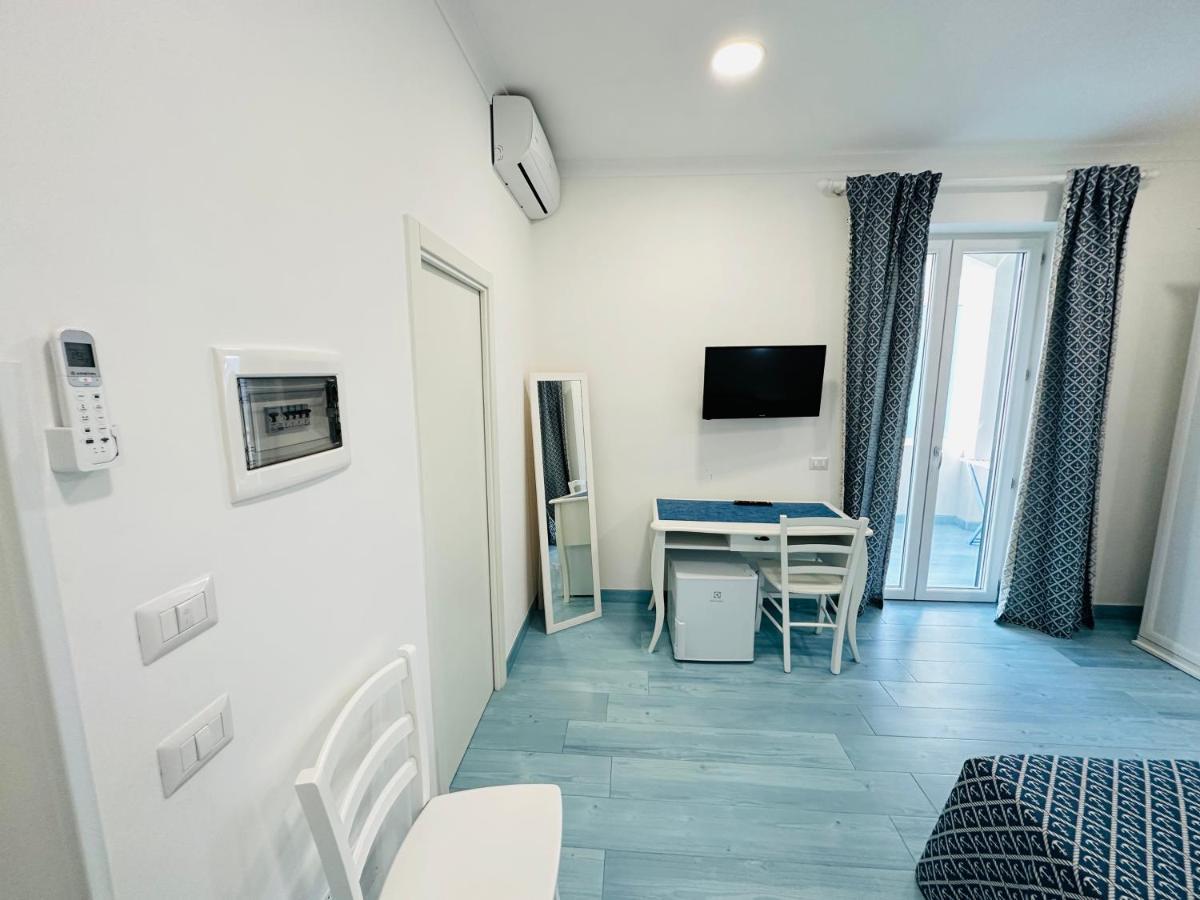 Sky Ponza - Immobilevante Экстерьер фото
